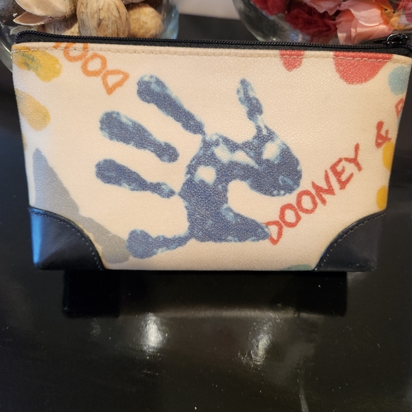 Vintage Rare Dooney & Bourke Hand Print Wristlet - Picture 5 of 12